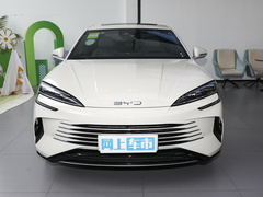 2024款 荣耀版 DM-i 1.5L 121km 尊贵型