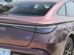 2024款 荣耀版 DM-i 1.5T 121km 尊荣型