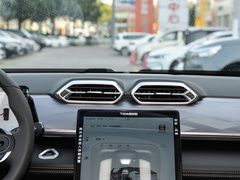 2025款 1.5T 豪华型