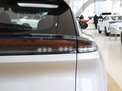 2024款 荣耀版 DH-i 1.5T 豪华型