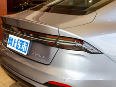2024款 2.0T 混动 两驱尊耀版
