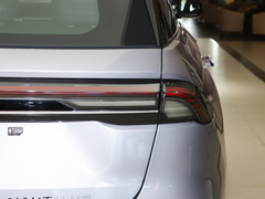 2025款 2.0T 四驱尊睿版
