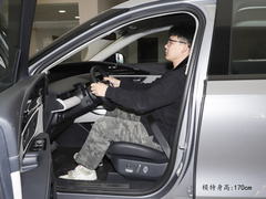 2025款 2.0T 四驱尊睿版