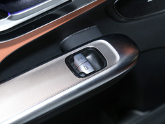 2024款 GLC 260 L 4MATIC 豪华型 5座