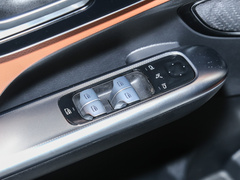 2024款 GLC 260 L 4MATIC 豪华型 5座