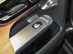 2024款 GLC 300 L 4MATIC 豪华型 5座
