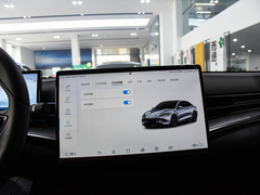2024款 荣耀版 550km 尊贵型