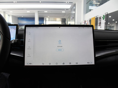2024款 荣耀版 550km 尊贵型