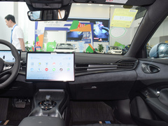 2024款 荣耀版 550km 尊贵型