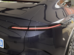 2024款 700 三激光后驱奢享版