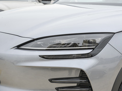 2024款 EV 520km领航荣耀版 