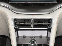 2024款 EV 520km领航荣耀版 