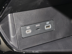 2024款 EV 520km领航荣耀版 