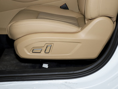 2024款 荣耀版 1.5L DE-i 100KM尊享型 7座