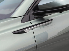 2024款 荣耀版 1.5L DE-i 100KM臻享型 7座