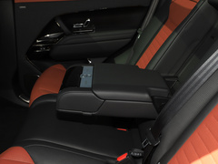 2024款 4.4 V8 SV Edition One 