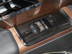 2024款 4.0T V8版