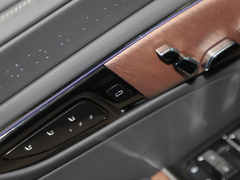 2024款 4.0T V8版