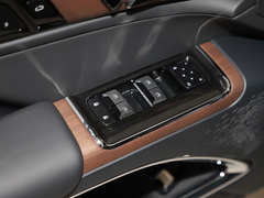 2024款 4.0T V8版