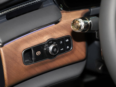 2024款 4.0T V8版