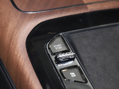2024款 4.0T V8版