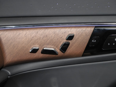 2024款 4.0T V8版