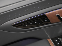 2024款 4.0T V8版