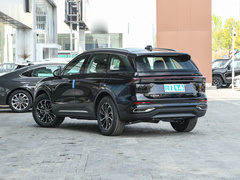 2025款 2.0T 四驱尊享版
