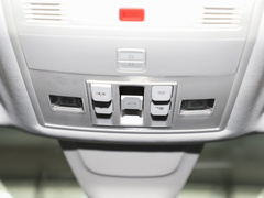 2024款 300TSI 两驱满月版