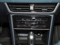 2024款 300TSI 两驱满月版