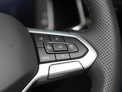 2024款 300TSI 两驱满月版