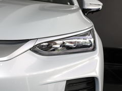 2024款 EV 荣耀版 635KM 四驱旗舰型