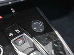 2024款 40 e-tron 冠军纪念版