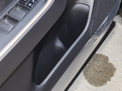 2024款 2.0L CVT两驱豪华PLUS版