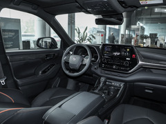 2024款 2.5L HEV四驱尊贵版
