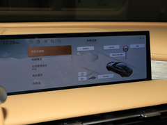 2024款 2.5T 四驅(qū)旗艦版