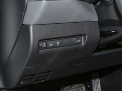 2024款 2.0L CVT两驱豪华PLUS版