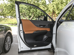 2024款 2.0L CVT两驱豪华PLUS版