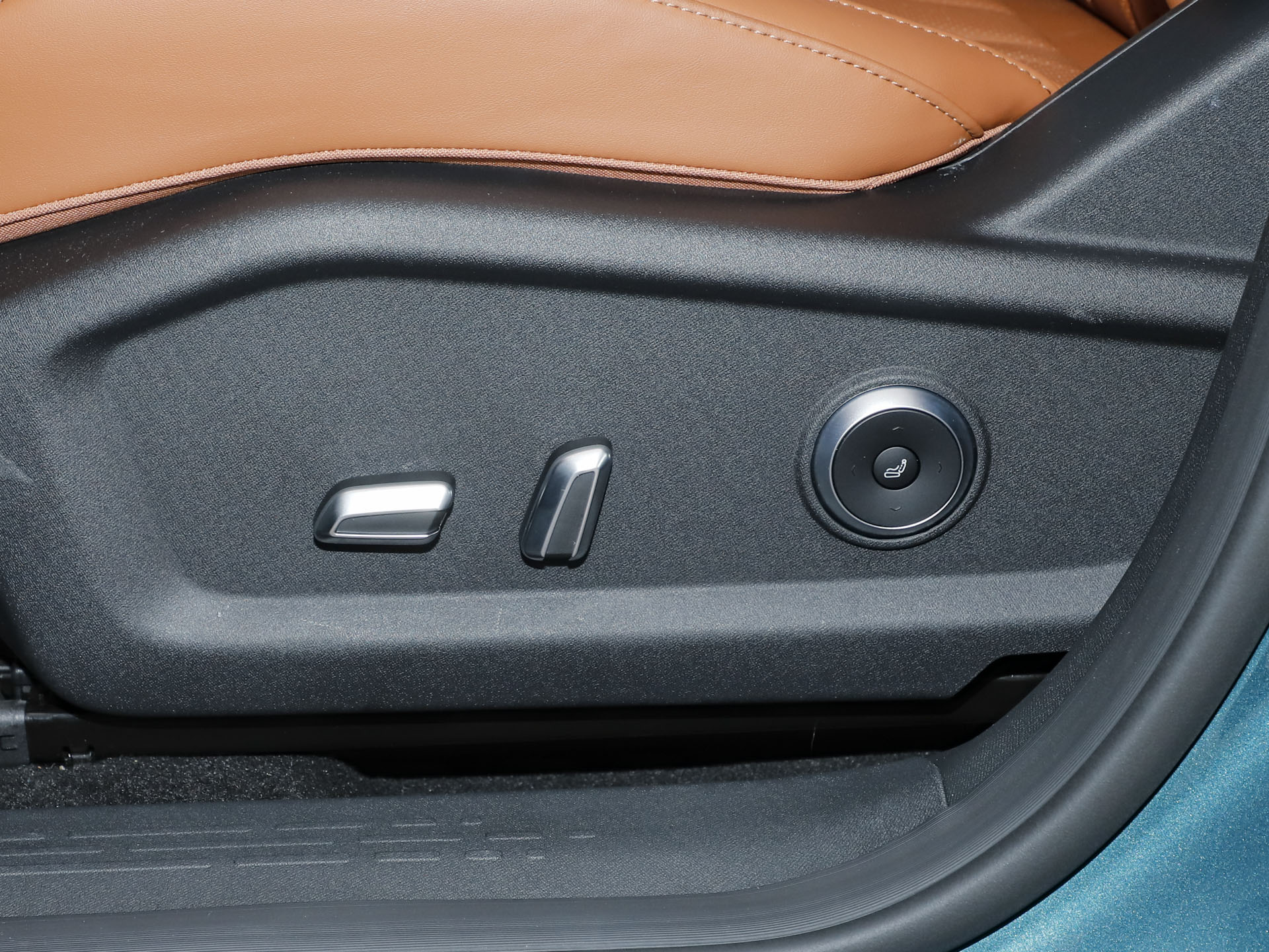 2026款 豹款 鲲鹏310TGDI 自动尊贵型