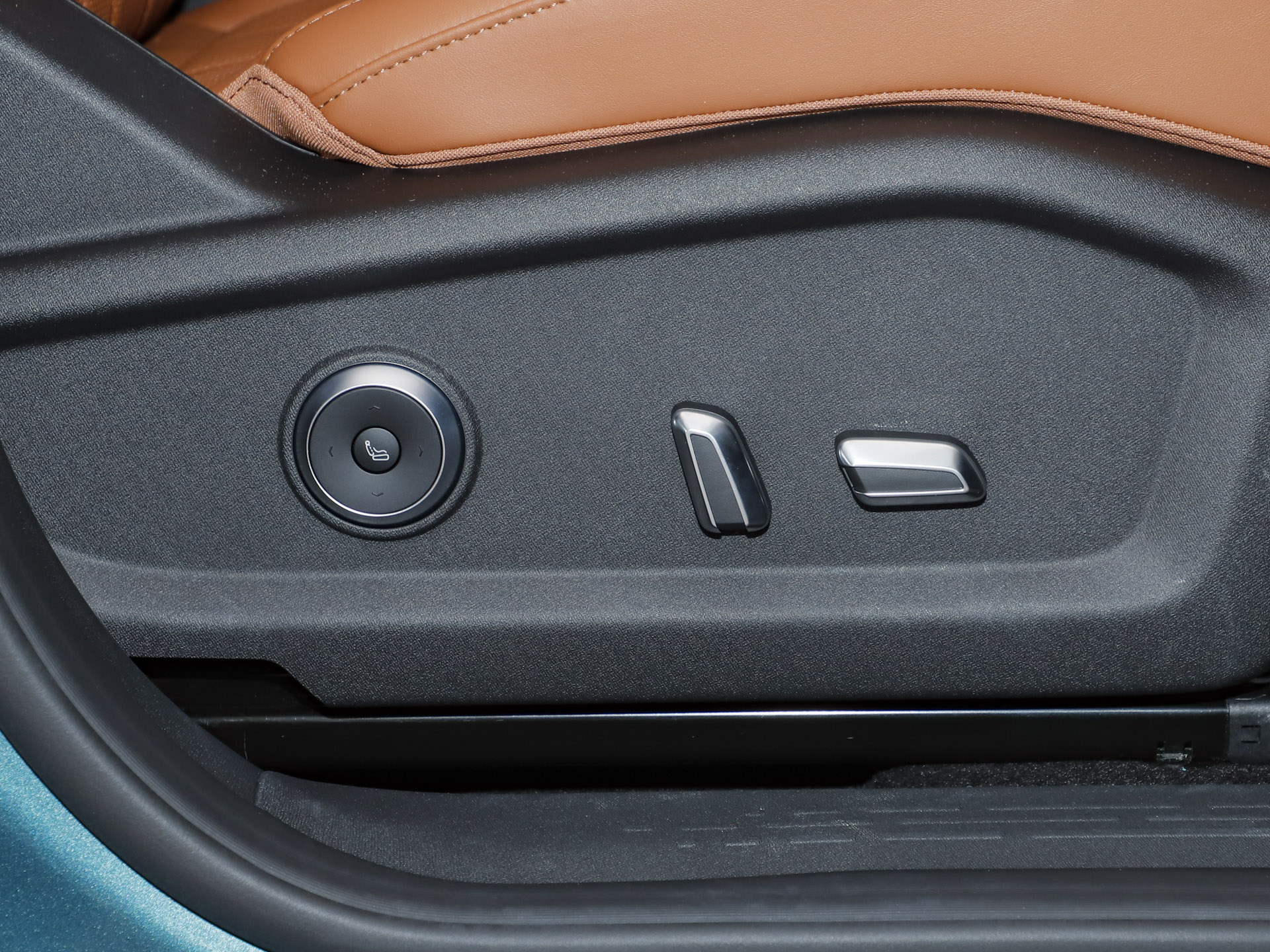 2026款 豹款 鲲鹏310TGDI 自动尊贵型