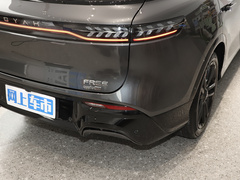 2025款 318 259km 四驱探索版