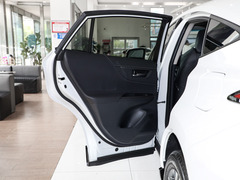 2024款 2.0L CVT两驱豪华版