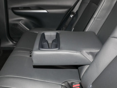 2024款 2.0L CVT两驱豪华版