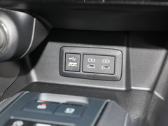 2024款 2.0L CVT两驱豪华版
