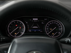 2024款 2.0L CVT两驱豪华版