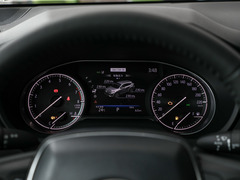 2024款 2.0L CVT两驱豪华版