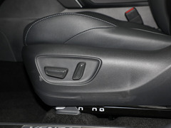2024款 2.0L CVT两驱豪华版