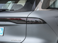 2024款 2.0T 两驱尊贵版 5座
