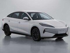 比亚迪e7