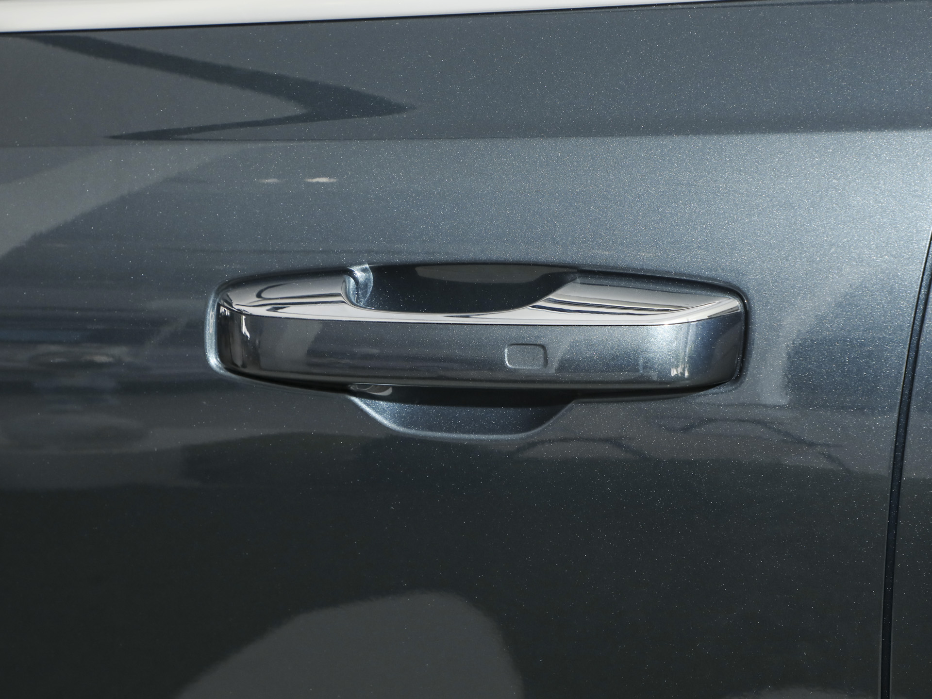 2025款 230km 两驱探索版